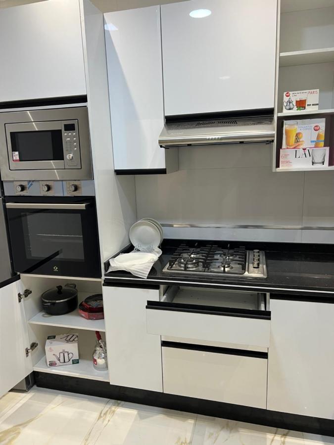 1 Apartment De Luxe Hay Almatar Надор Екстериор снимка
